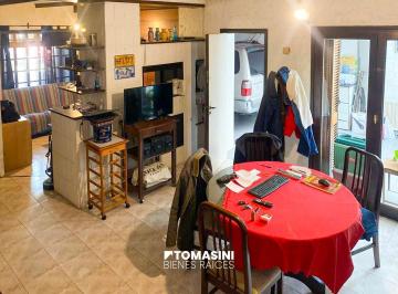 PH · 165m² · 4 Ambientes · 1 Cochera · PH Tipo Casa de 4 Ambientes Desarrollado en Dos Plantas