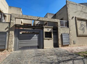 Departamento de 4 ambientes, Lomas de Zamora · Duplex 4 Amb en Complejo Cerrado Banfield