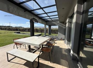 Casa · 220m² · 3 Dormitorios · Casa en Alquiler Temporal Rumenco Joven