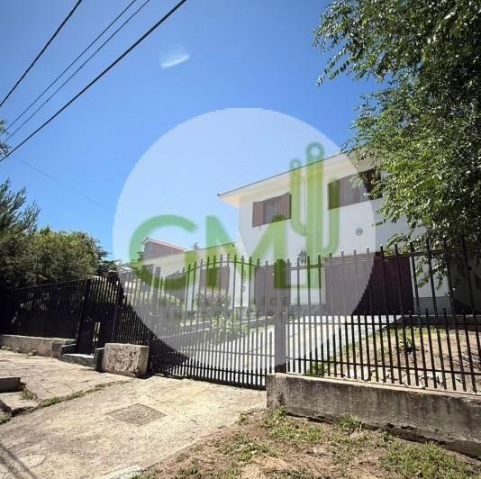 Casa · 250m² · 6 Ambientes · 2 Cocheras