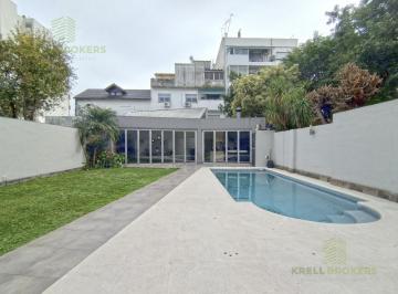 Casa · 400m² · 7 Ambientes · 2 Cocheras · Impecable Casa en Venta en Villa del Parque de 5 Dorm.