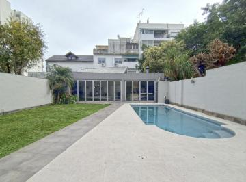 Casa · 400m² · 7 Ambientes · 2 Cocheras · Impecable Casa en Venta en Villa del Parque de 5 Dorm.