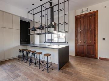 PH · 250m² · 4 Ambientes · Casa en Planta Alta de Estilo Totalmente Reciclada, Quincho y Terraza