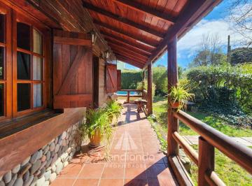 Casa · 140m² · 3 Ambientes · 1 Cochera · Casa 3 Amb con Pileta y Quincho (840 m² de Lote) en Bruno E/ Olga y Ofelia - Sierra de Los Padres