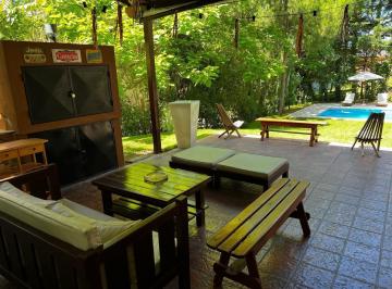 Casa · 280m² · 5 Ambientes · Carilo Casa en a La Venta a 2 Cuadras del Mar