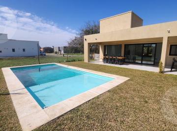 Casa · 125m² · 3 Ambientes · 2 Cocheras · Casa en Venta - Barrio Los Talas, Canning