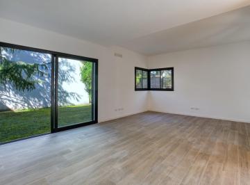 Casa · 88m² · 3 Ambientes · 1 Cochera · Casa en Venta en Barrio Fisherton 2 Dorm. Jardin Parrillero Luminoso Cochera