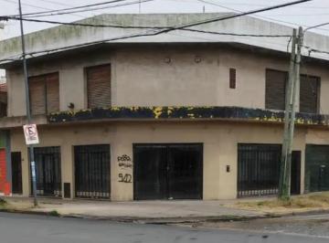 Local comercial de 4 ambientes, Lomas de Zamora · Venta en Block de 4 Locales y Una Casa de 4 Ambientes en Banfield