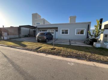 Casa de 5 ambientes, Córdoba · Venta. San Ignacio Village. Casa Planta Única.3 Dorm. 2 Baños Completos