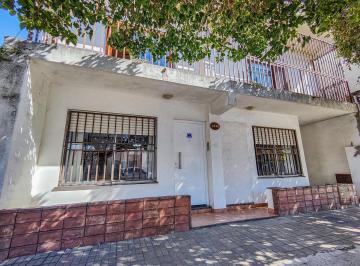 Casa de 5 ambientes, Rosario · Venta Casa Al Frente 2 Dorm. 2 Baños Patio Comodín