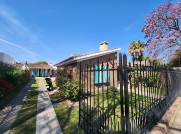 Casa · 159m² · 5 Ambientes · 2 Cocheras · Venta Casa 2 Dorm. Jardin. a 150 m de Eve Perón Rosario