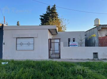 Casa · 70m² · 3 Ambientes · Casa 3 Amb. a Reciclar Oportunidad! - Merlo