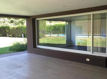 Casa · 193m² · 4 Ambientes · 1 Cochera · Casa en Funes