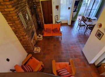 PH · 66m² · 3 Ambientes · 1 Cochera · Hermoso PH de 3 Ambientes por Escalera con Detalles de Categoria.