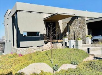 C21-105-983121_2 · Casa 8 Ambientes 3 Dorm.. | Aguaribay Sierras & Lagunas