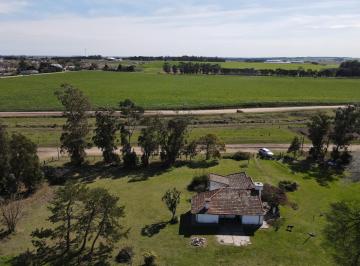 Quinta vacacional · 82500m² · 3 Dormitorios · Quinta en Comandante Nicanor Otamendi