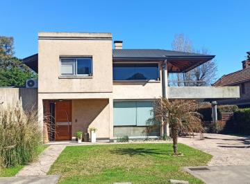 Casa de 7 ambientes, Berazategui · Club El Carmen - Casa Linda y Moderna C/pileta