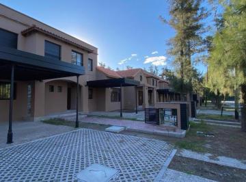 Casa · 150m² · 4 Ambientes · 2 Cocheras · Ultima Unidad en Condos Ugarteche!
