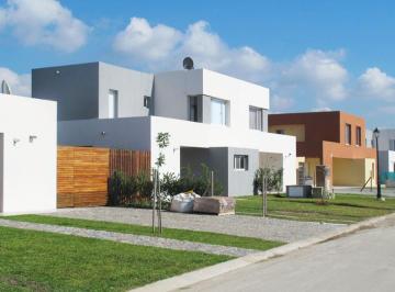 Casa · 80m² · 3 Ambientes · Casas del Este