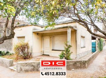Casa · 98m² · 3 Ambientes · 1 Cochera · Chalet 2 Dorm. Venta - Villa Adelina