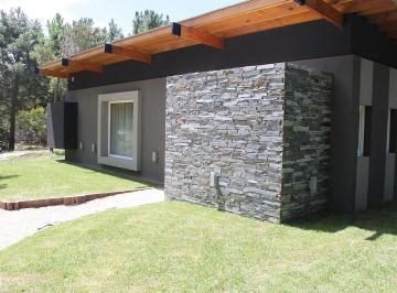 Casa · 200m² · 5 Ambientes · Casa - Costa Esmeralda