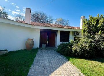 Casa de 5 ambientes, Villa Allende · Casa en Venta con Gran Terreno en Villa Allende Golf