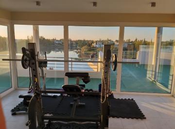 Casa · 390m² · 7 Ambientes · 2 Cocheras · Casa - Venta - San Benito - Villanueva - Rio