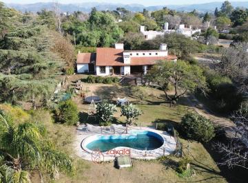 Casa · 300m² · 4 Ambientes · 1 Cochera · Casa en Venta en Villa Allende Golf - 3 Dorm. - Hermoso Parque con Pileta