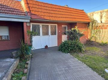 C21-054-983328_2 · 1 Bis Entre 81 y 82 Casa de 2 Dorm. en Venta