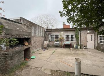 Casa · 131m² · 4 Ambientes · Casa con Gran Terreno en Empalme Graneros Oportunidad!