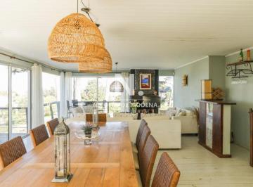 Foto1 · Casa de 5 Dorm. en Venta en Montoya