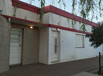 Casa · 132m² · 4 Ambientes · 1 Cochera · Casa en Ceres - Suipacha 692