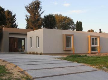 Fachada · Hermosa Casa de Diseño en Barrio San Sebastián