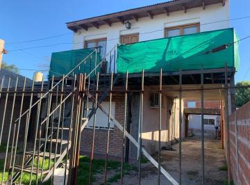 Casa · 179m² · 4 Ambientes · 3 Cocheras · Oportunidad 3 Propiedades en un Mismo Lote con Renta