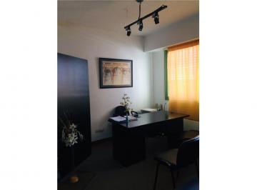 Oficina comercial · 14m² · Se Vende Oficina Amueblada Sobre Peatonal.