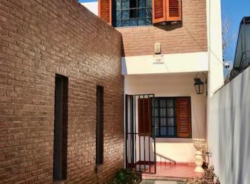 Casa de 5 ambientes, La Plata · Casa, Tres / Cuatro Dorm., Quincho, Pileta