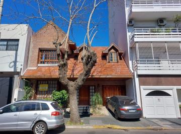 Casa · 214m² · 5 Ambientes · 2 Cocheras · Casa en Pringles Casi Alsina - Quilmes