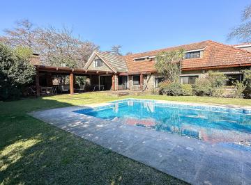 Casa de 6 ambientes, Uruguay · Espectacular Jardín Arbolado con Piscina