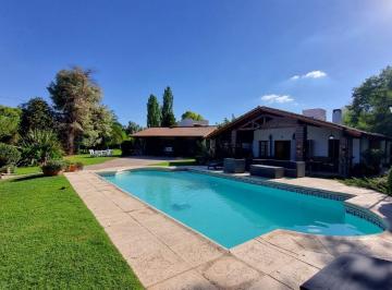 Casa · 350m² · 3 Dormitorios · 3 Cocheras · Casa en Venta