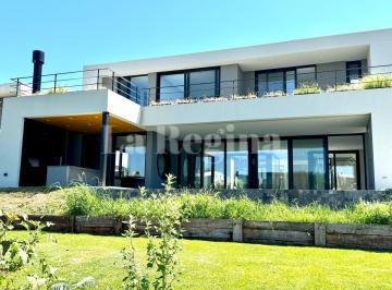 Casa · 451m² · 4 Ambientes · 4 Cocheras · Casa en Venta en El Yacht, Nordelta, Tigre