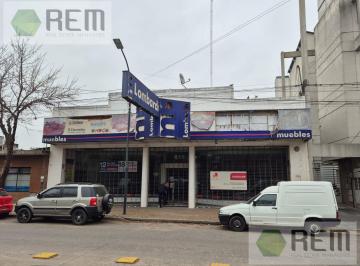 Local comercial · 1700m² · 8 Cocheras · Local en Pleno Centro de Lujan