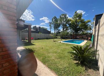 Casa · 66m² · 3 Ambientes · 2 Cocheras · Venta Casa 2 Dorm. con Pileta - Roldan