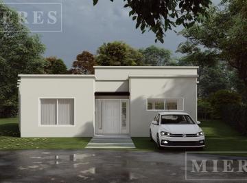Casa · 144m² · 4 Ambientes · 11 Cocheras · Casa en Venta Sobre Lote a La Laguna, con Financiación en
