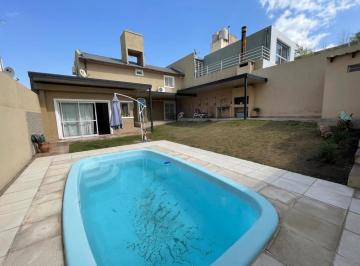 Casa · 153m² · 4 Ambientes · 2 Cocheras · Apta Credito - Casa 3 Dorm. Frente a La Estanzuela