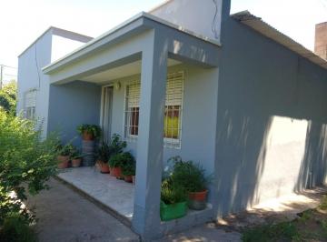 Casa · 270m² · 4 Ambientes · 2 Cocheras · Finca con Produccion y Vivienda
