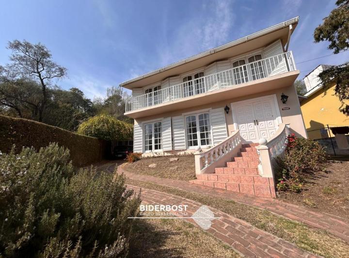 Casa · 161m² · 4 Ambientes · 2 Cocheras