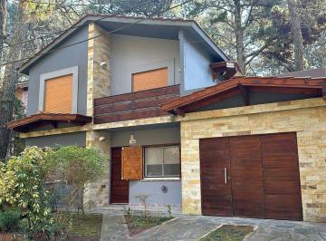 Casa de 4 ambientes, Costa del Este · Hermosa Propiedad con Departamento en Costa del Este!