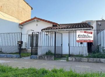 Casa · 100m² · 4 Ambientes · Casa Dividida en Excelente Zona de Ituzaingó Sur