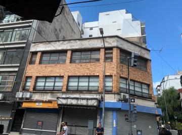 Local comercial , Once · Espectacular 1° Piso Comercial. Entrada Independiente. Impecable