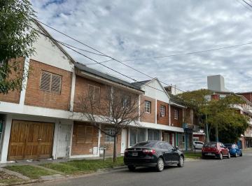 Casa · 110m² · 4 Ambientes · 1 Cochera · Casa en Neuquén